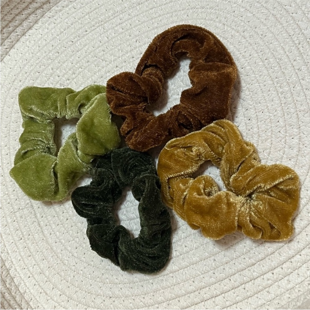 Velvet Scrunchie Bundle 💚